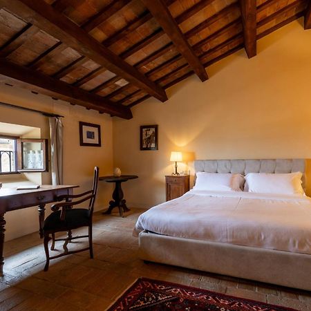 Palazzo Viviani Castello Di Montegridolfo Hotel Eksteriør billede
