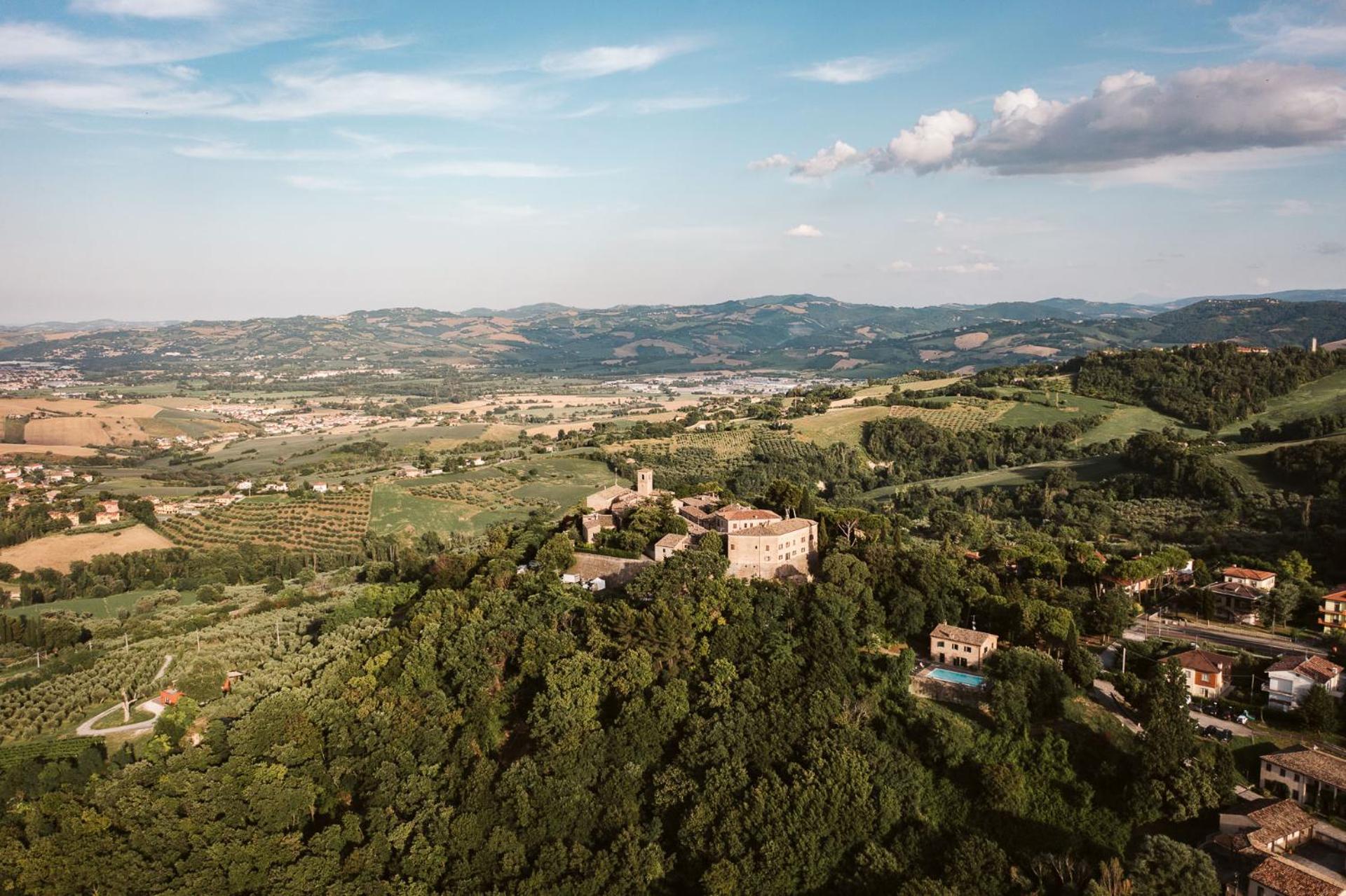Palazzo Viviani Castello Di Montegridolfo Hotel Eksteriør billede