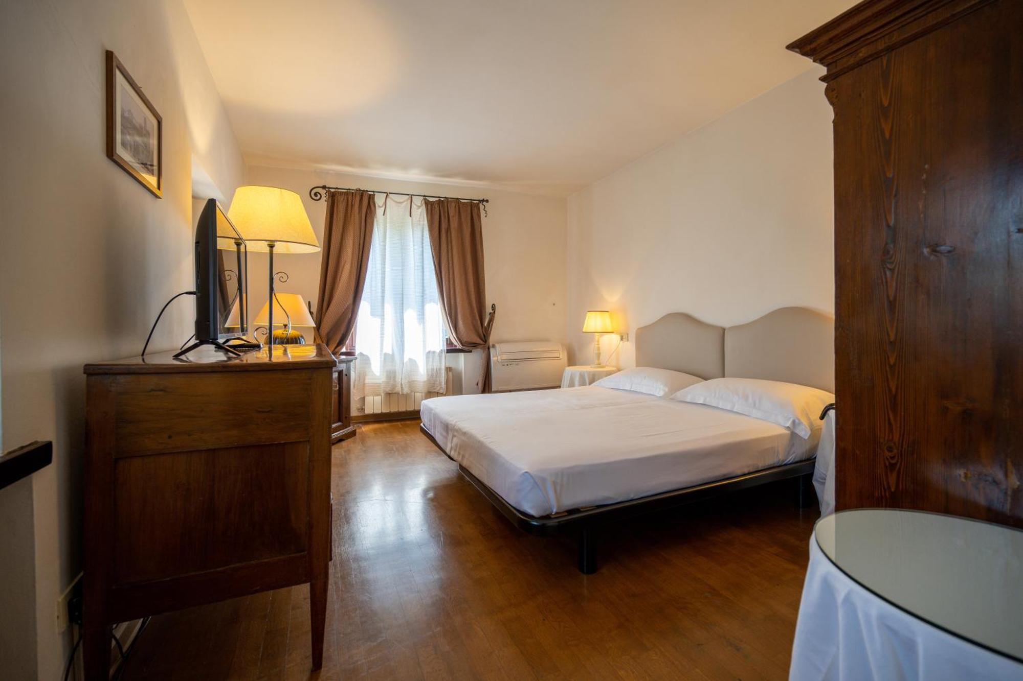 Palazzo Viviani Castello Di Montegridolfo Hotel Værelse billede
