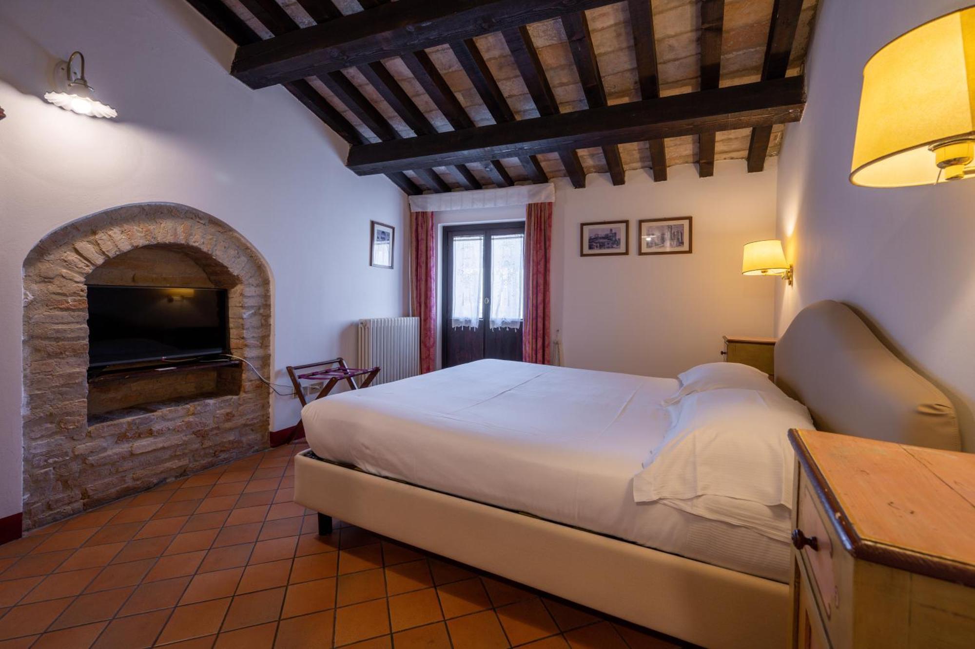 Palazzo Viviani Castello Di Montegridolfo Hotel Værelse billede