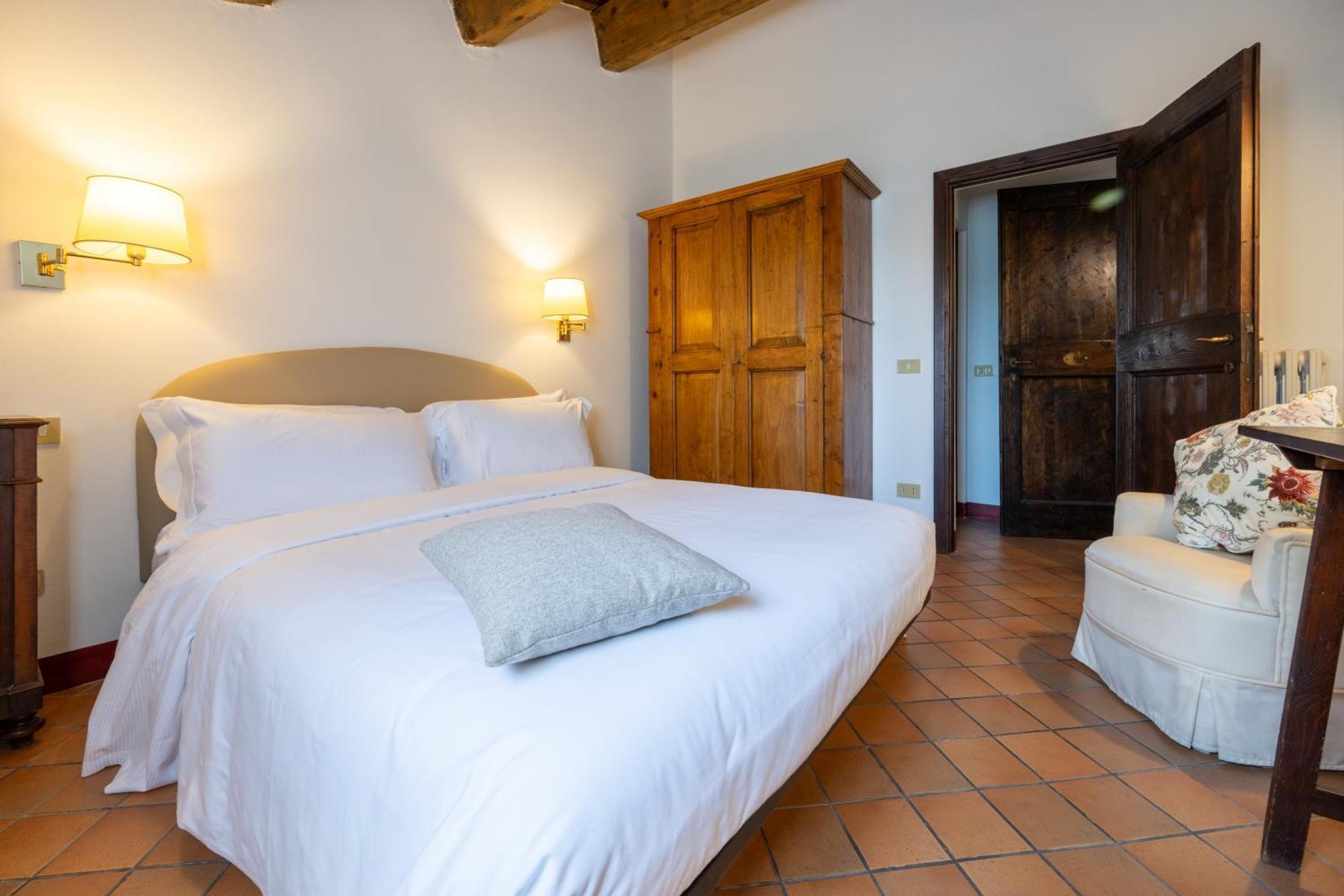 Palazzo Viviani Castello Di Montegridolfo Hotel Eksteriør billede