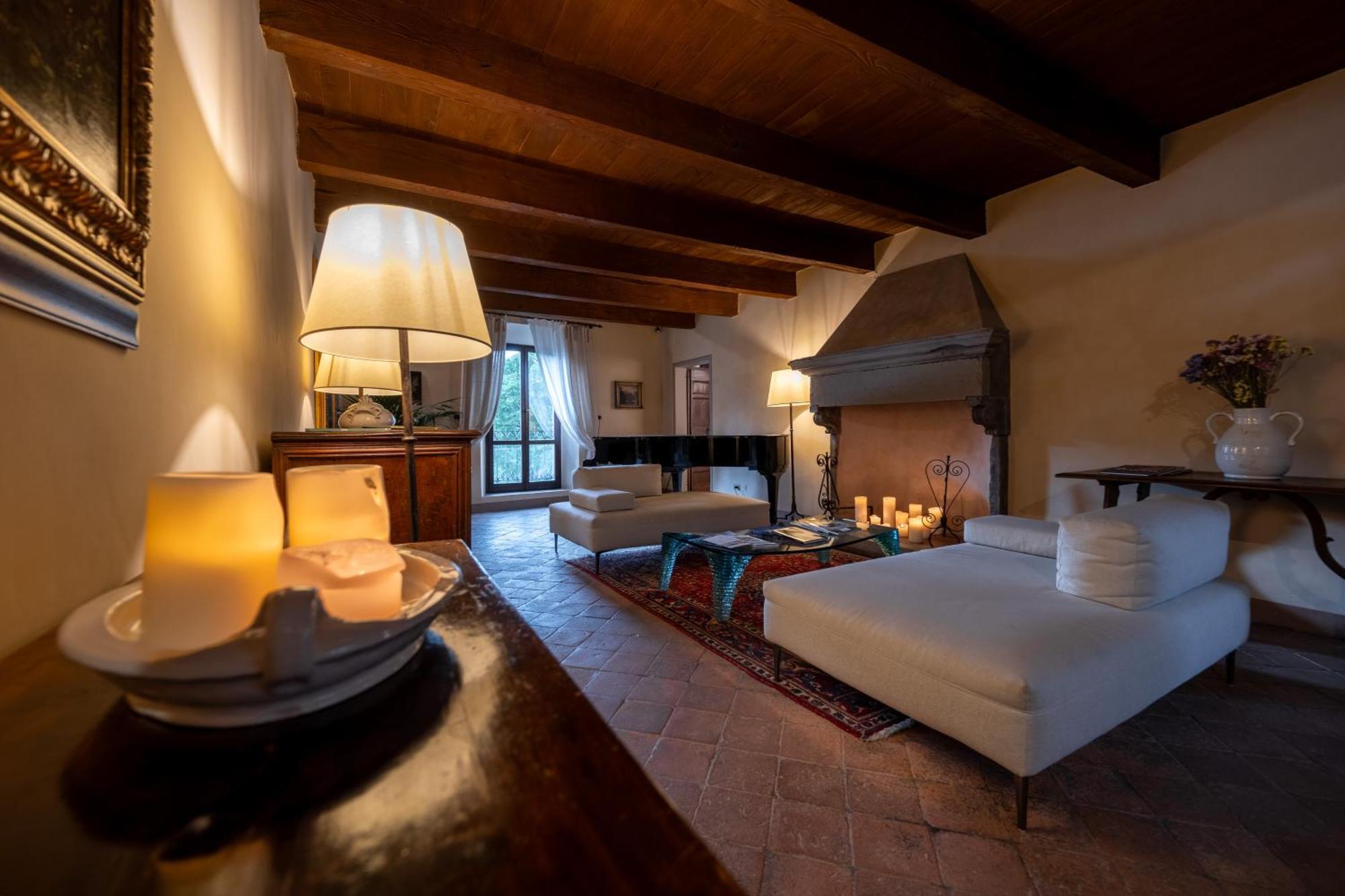 Palazzo Viviani Castello Di Montegridolfo Hotel Eksteriør billede