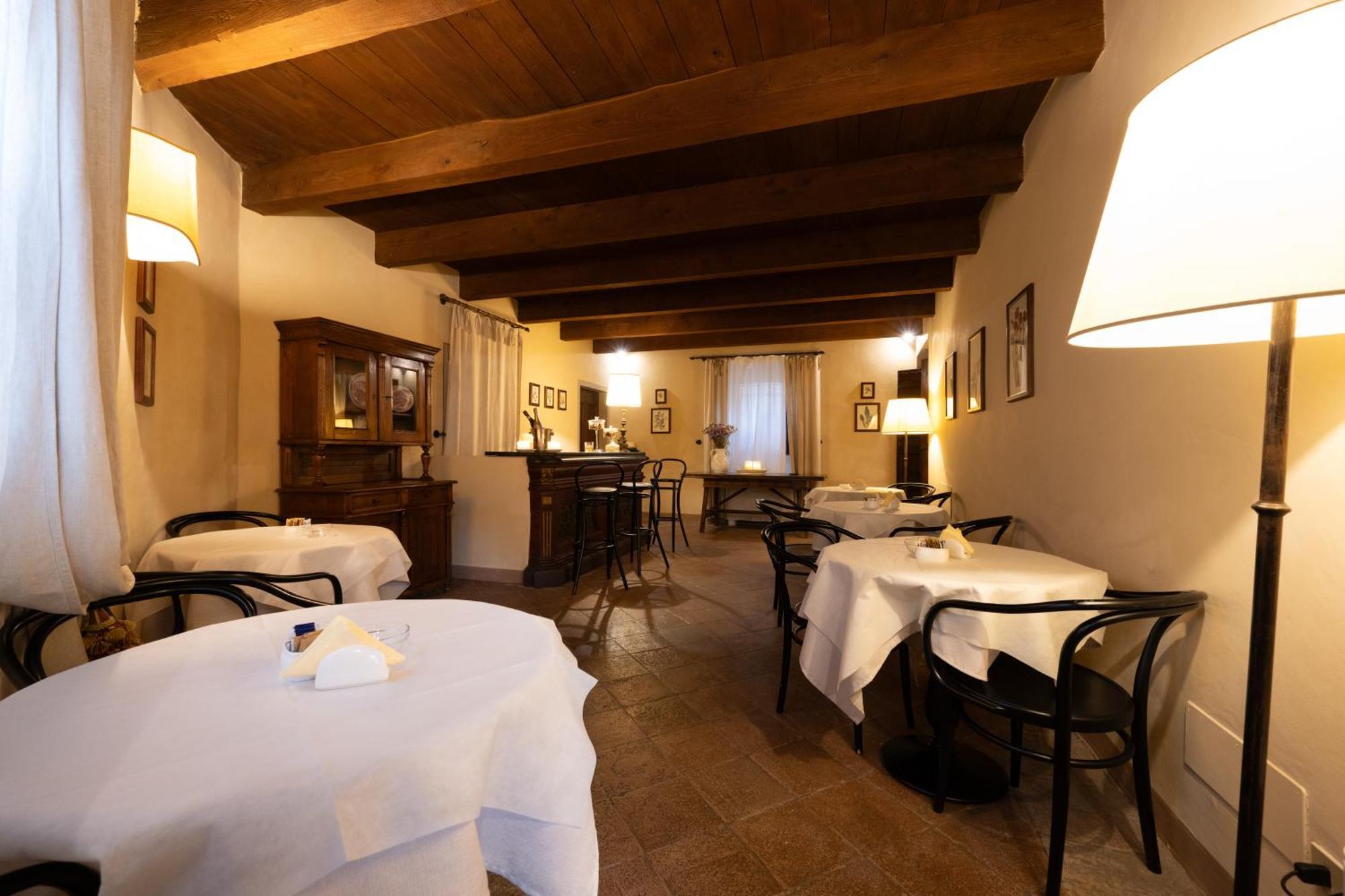 Palazzo Viviani Castello Di Montegridolfo Hotel Eksteriør billede