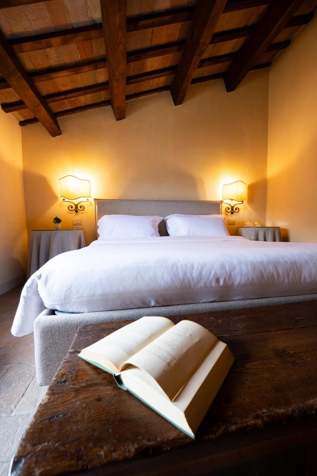 Palazzo Viviani Castello Di Montegridolfo Hotel Eksteriør billede