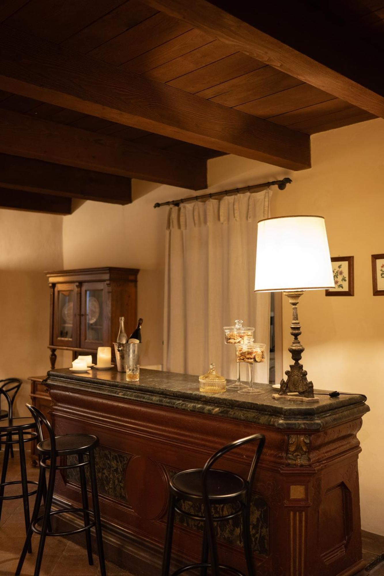 Palazzo Viviani Castello Di Montegridolfo Hotel Eksteriør billede
